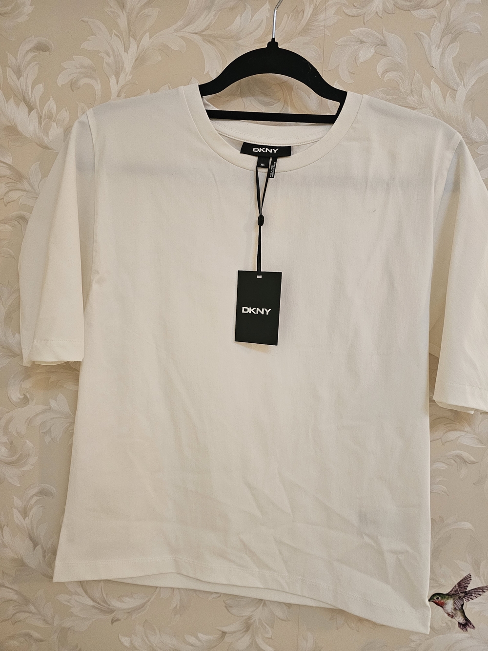 DKNY White Short Sleeve crew neck pullover top